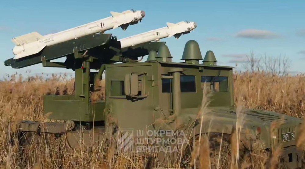 Creativitatea devine armă. Sistemul antiaerian hibrid Dragon H73 este compus din rachete sovietice și caroserie americană