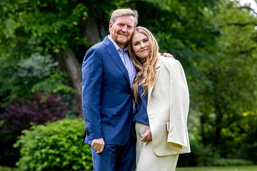 Printesa Amalia si Regele Willem Alexander, Printesa Ariane si Printesa Alexia in gradina Palatului Huis ten Bosch 2024   Casa Regala olandeza