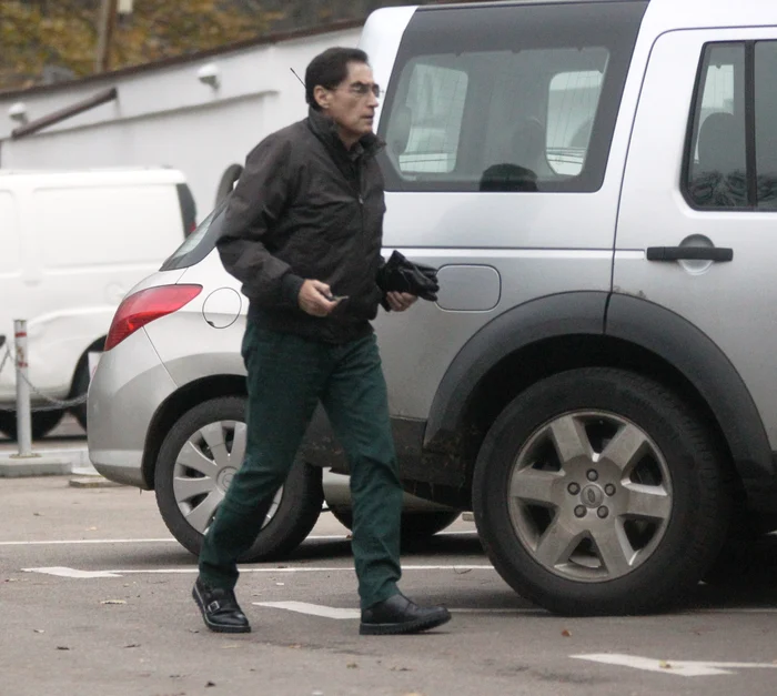 Petre Roman a ieşit la masă cu un prieten