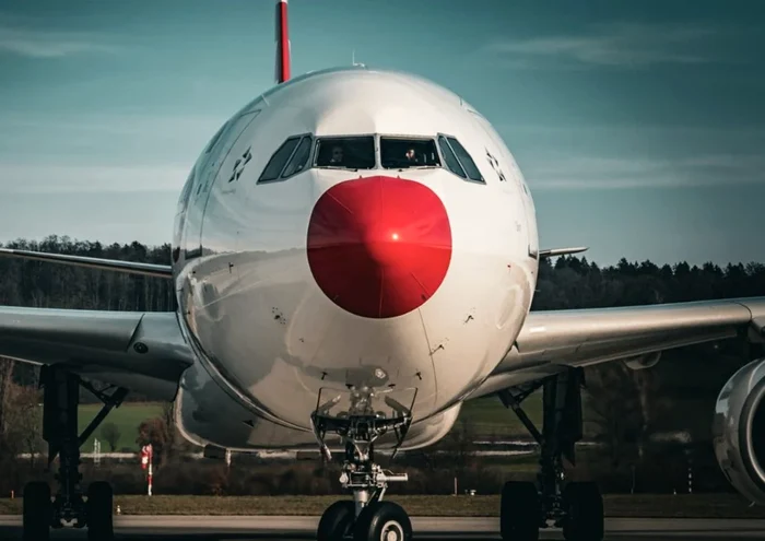 Avionul a aterizat fără alte incidente FOTO X