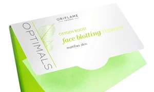 Şerveţele absorbante pentru faţă de la Oriflame, foarte comod de folosit, îndepărtează excesul de sebum, 8,9 lei/pachet (50 de bucăţi în pachet) jpeg