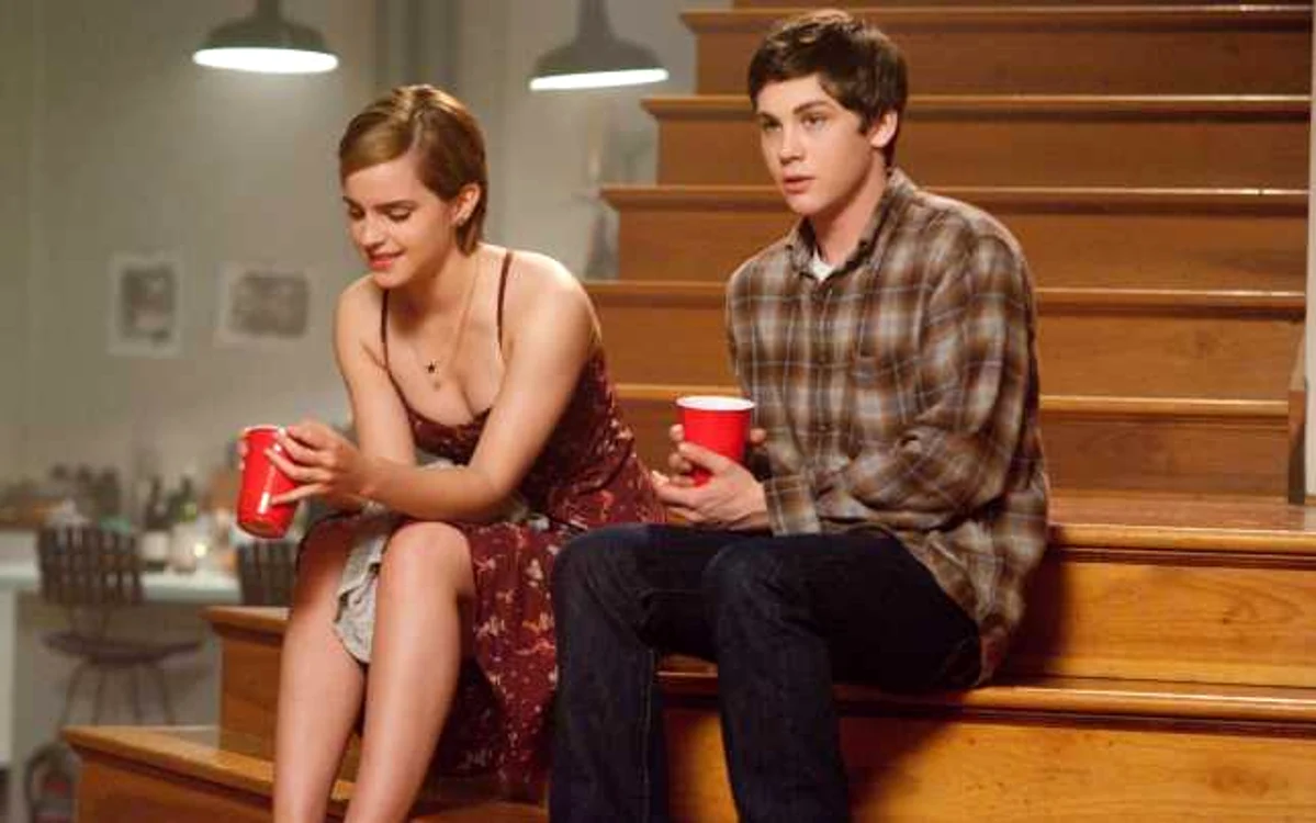 Filmul
The Perks of Being a Wallflower“ în care joacă Emma Watson este
unul dintre filmele incluse în pachet