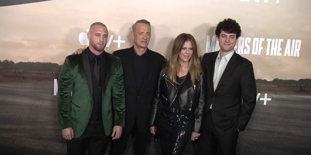 Tom Hanks și Rita Wilson, apariție rară pe covorul roșu. Actorii au fost însoțiți de cei doi fii ai lor VIDEO