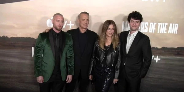 Tom Hanks, Rita Wilson și cei doi fii ai lor  Foto Captură video YouTube jpg