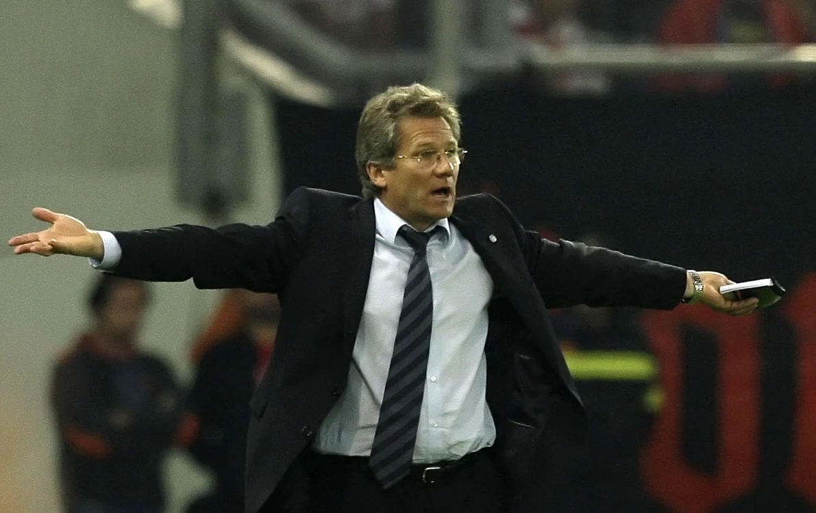 
    Anvers-ul lui Boloni a stat tot sezonul în play-off, iar la final a dat cu nuca în pereteFoto: AP  
