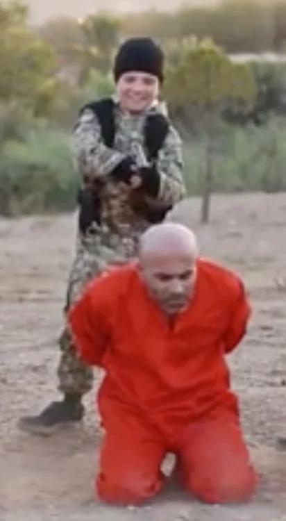 La doar 11 ani, Joe execută cu sânge rece prizonieri kurzi