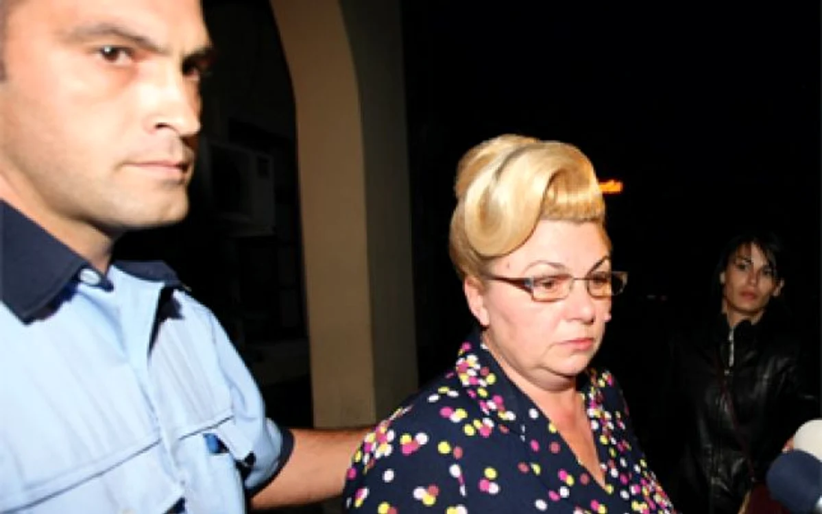 Craiova: De frica SRI, doamna Goga lua şpagă cu spatele la pacient