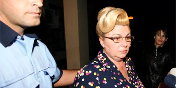 Craiova: De frica SRI, doamna Goga lua şpagă cu spatele la pacient