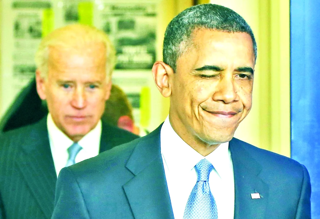 Barack Obama, surprins de un fotograf imediat după încheierea acordului fiscal. FOTO: Reuters