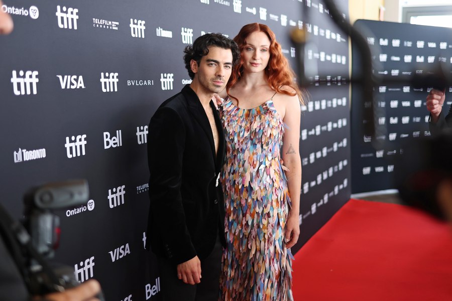 Sophie Turner, acuzată că-și neglijează copiii. Val de critici pentru actrița din Game of Thrones, după anunțul divorțului