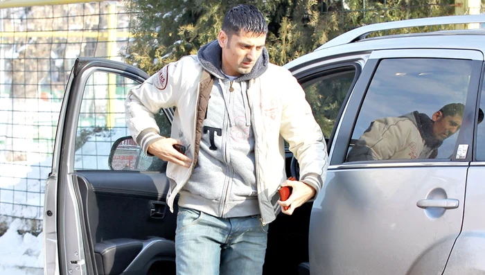 Dănciulescu a sărit cu maşina în Dâmboviţa