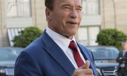 Le président de la République française Emmanuel Macron a reçu Arnold Schwarzenegger au palais l'Elysée à Paris jpeg