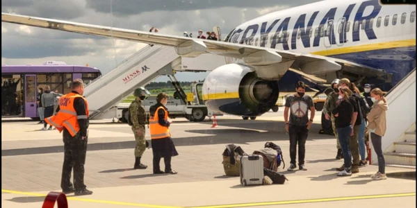 avion ryanair deturnat minsk belarus foto twitter tut.by