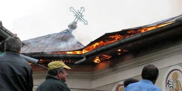 Incendiu biserică (arhivă)
