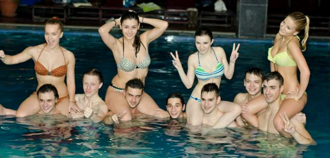 Lala Band s-a relaxat la un aquapark din Băile Felix