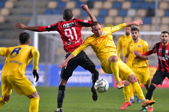 Fotbaliștii Astrei au fost prea tari pentru cei ai PetroluluiFoto: sportpictures.eu