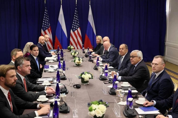 Delegațiile SUA și Rusia s-au întâlnit miercuri seara FOTO: X