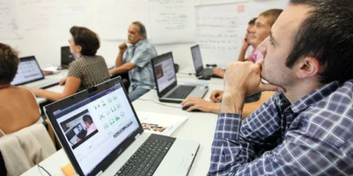 Mulţi angajaţi se întreabă de ce colegii lor sunt mai bine plătiţi