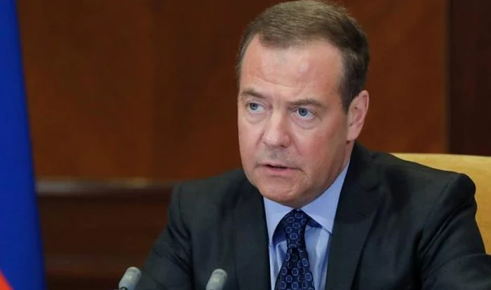 Nu vă certaţi, băieţi!”. Medvedev intervine, sarcastic, în războiul dintre Trump și Musk: „Suntem gata să facilităm pacea”