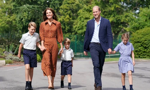 Kate, William, George, Charlotte și Louis GettyImages 1243027787 jpg