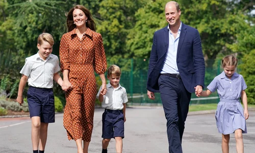 Kate, William, George, Charlotte și Louis GettyImages 1243027787 jpg