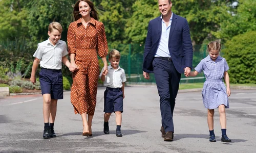 Kate, William, George, Charlotte și Louis GettyImages 1243027787 jpg