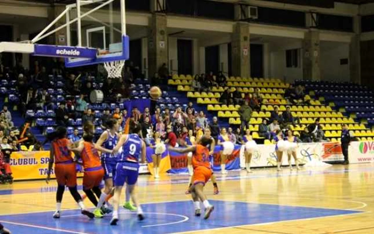 În meciurile din semifinale se vor înfrunta echipa locală, CSM Târgovişte – ICIM Arad şi Sepsi Sic Sfântu Gheorghe – BC Alexandria