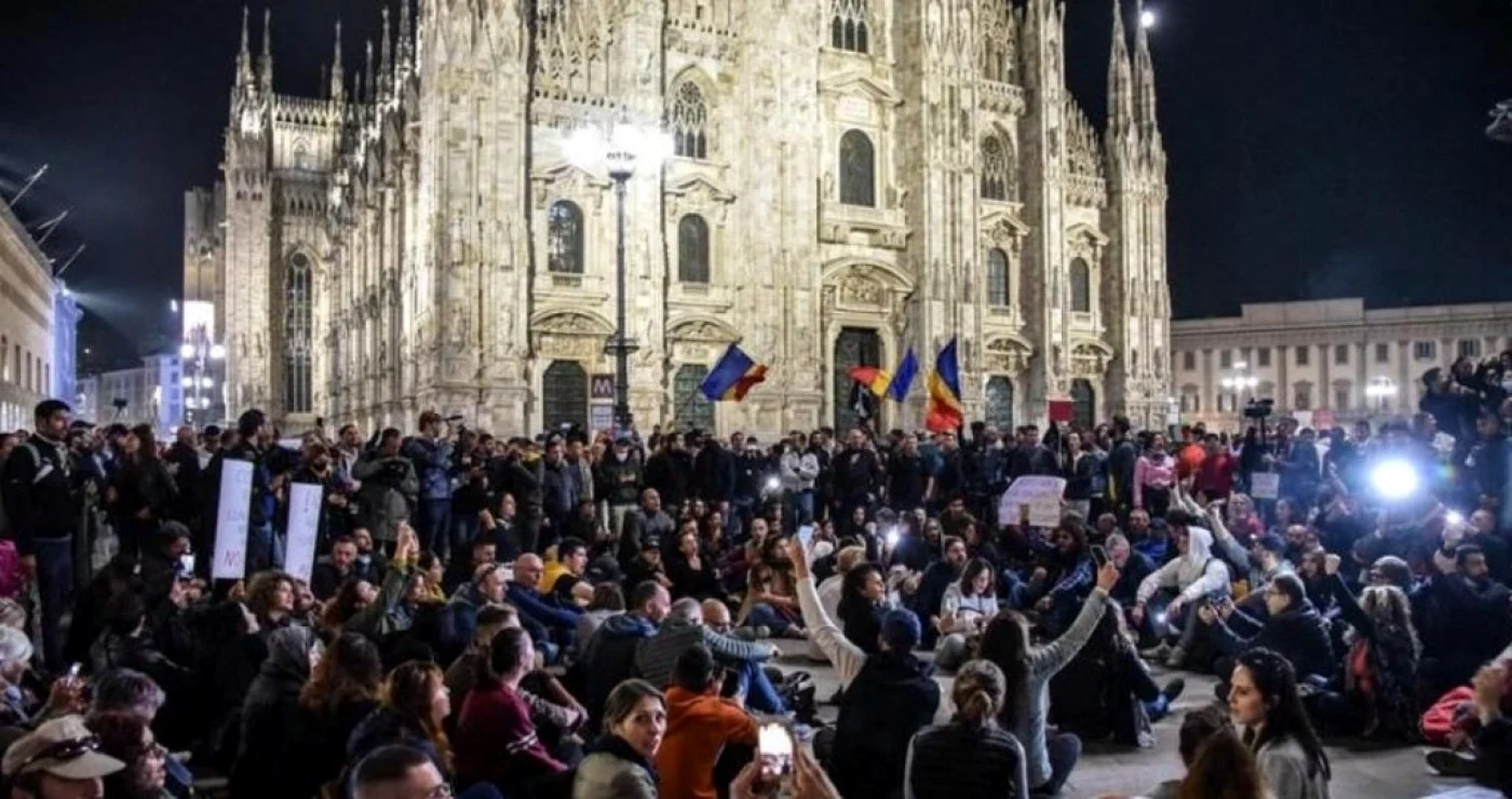 Români la protestele anti certificate-Covid din Italia FOTO: gazetaromaneasca.com