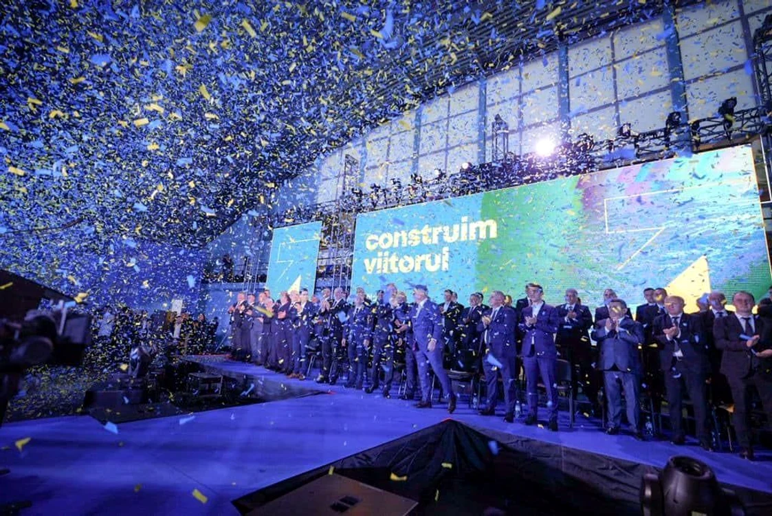 Nicolae Ciucă a arătat că tinerii sunt unul dintre motoarele PNL în această campanie Foto: PNL