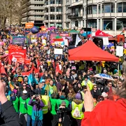 50.000 de oameni au protestat la Londra împotriva extremei drepte: liderul partidului Reform UK, ținta manifestanților FOTO: X/