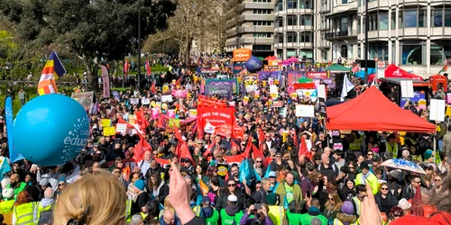 50.000 de oameni au protestat la Londra împotriva extremei drepte: liderul partidului Reform UK, ținta manifestanților FOTO: X/
