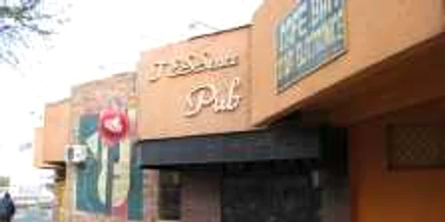 Petrecerea va avea loc în T’Essence Pub 