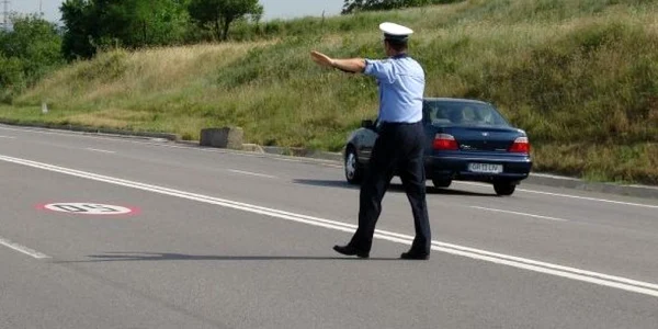 Poliţistul este acuzat că cerea şpagă şoferilor pentru a nu-i sancţiona