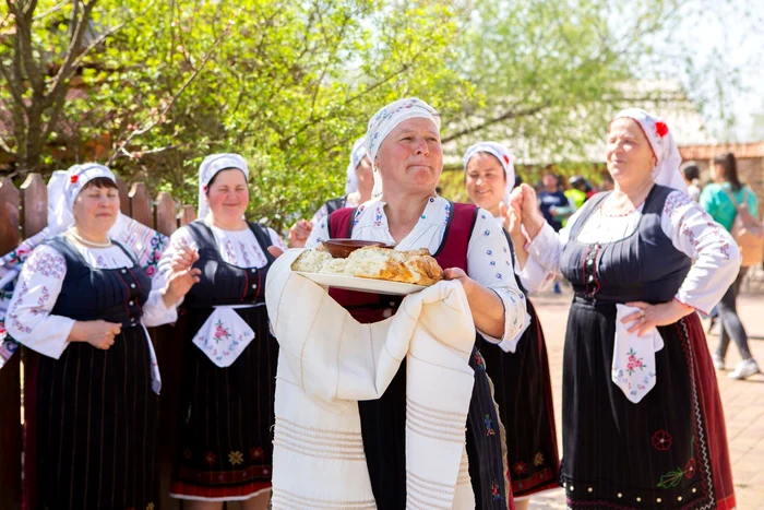 Ospitalitatea moldovenilor prezentată în campania „Fii oaspetele nostru” FOTO: Moldova Travel/FB