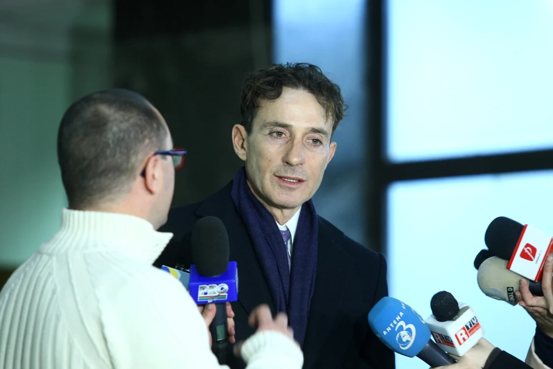 
    Radu Mazăre nu a scăpat de arest, deși a cerut instanței să-l cerceteze în stare de libertate  