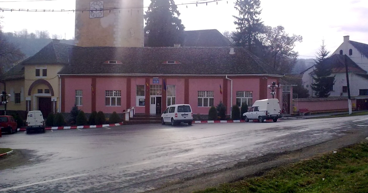Primăria din Jidvei şi-a înjumătăţit numărul de salariaţi.