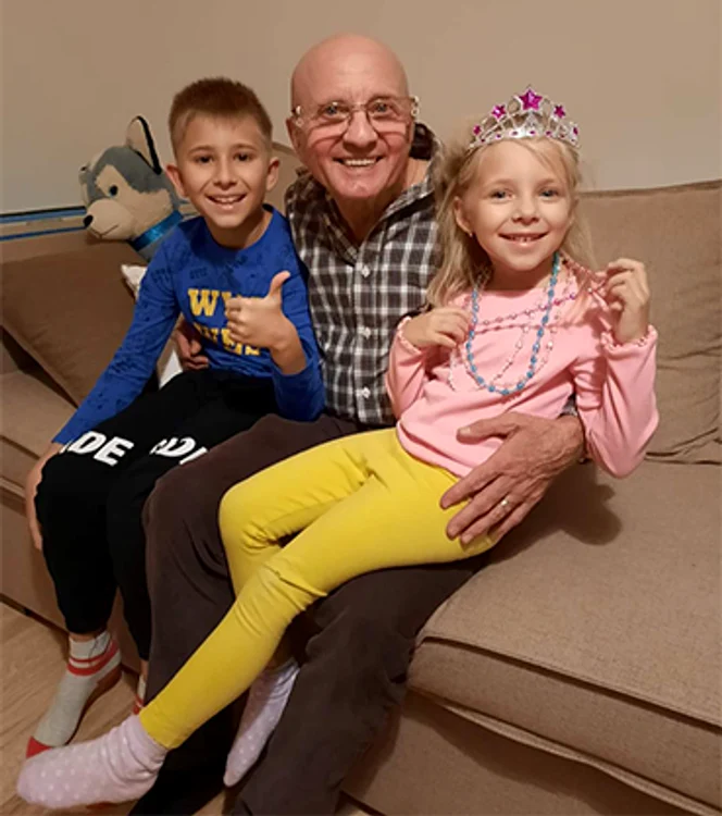 Ioan Seleși, alături de nepoții săi
