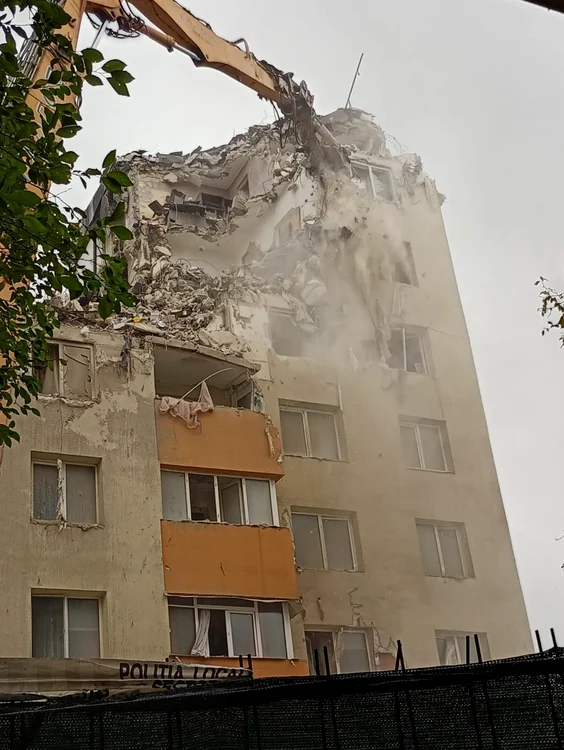 Demolare blocul explodat din Rahova