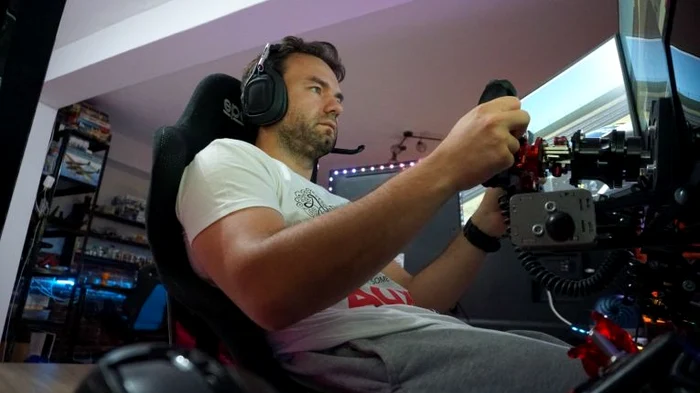 Florin Mergea se antrenează pe simulator pentru cursa din weekend