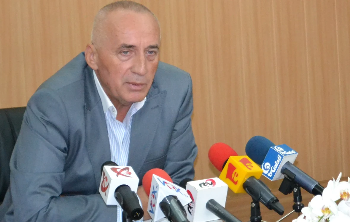 Primarul Marius Stan, fostul director general al FC Oţelul confirmând finalizarea preluării clubului de fotbal 