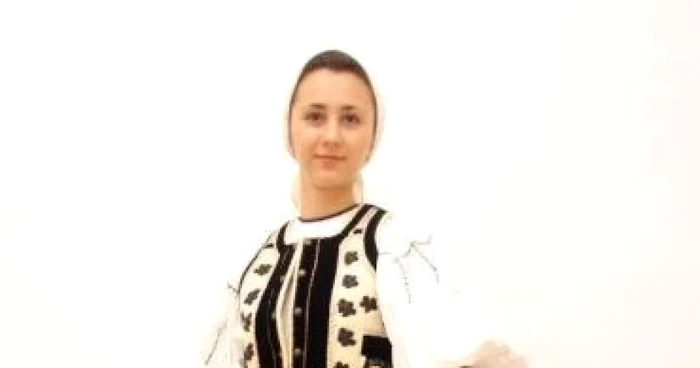 Alba Iulia: Portret. Roxana Reche se regăseşte mereu în muzica tradiţională