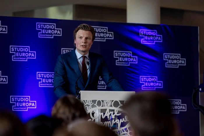 Ironii în Olanda, după decizia de a trimite un singur ofițer în Groenlanda: va avea lenjerie intimă termică