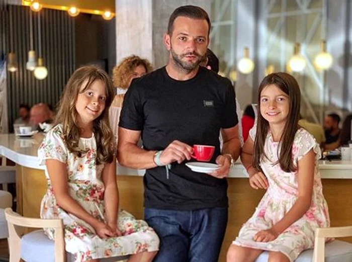 
    Mihai Morar își iubește enorm gemenele și le-a scris cel mai frumos mesaj de ziua lor de naștereFoto Instagram  