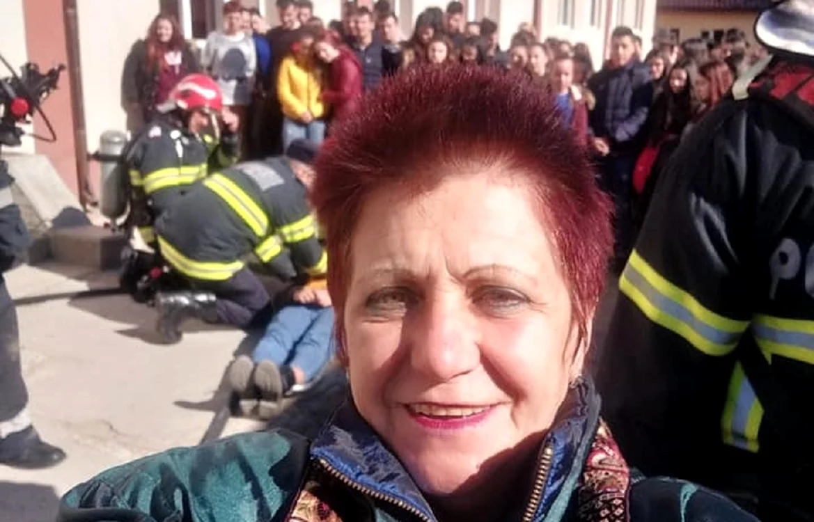 Directoarea liceului, Iuliana Relly Mustață   FOTO Facebook