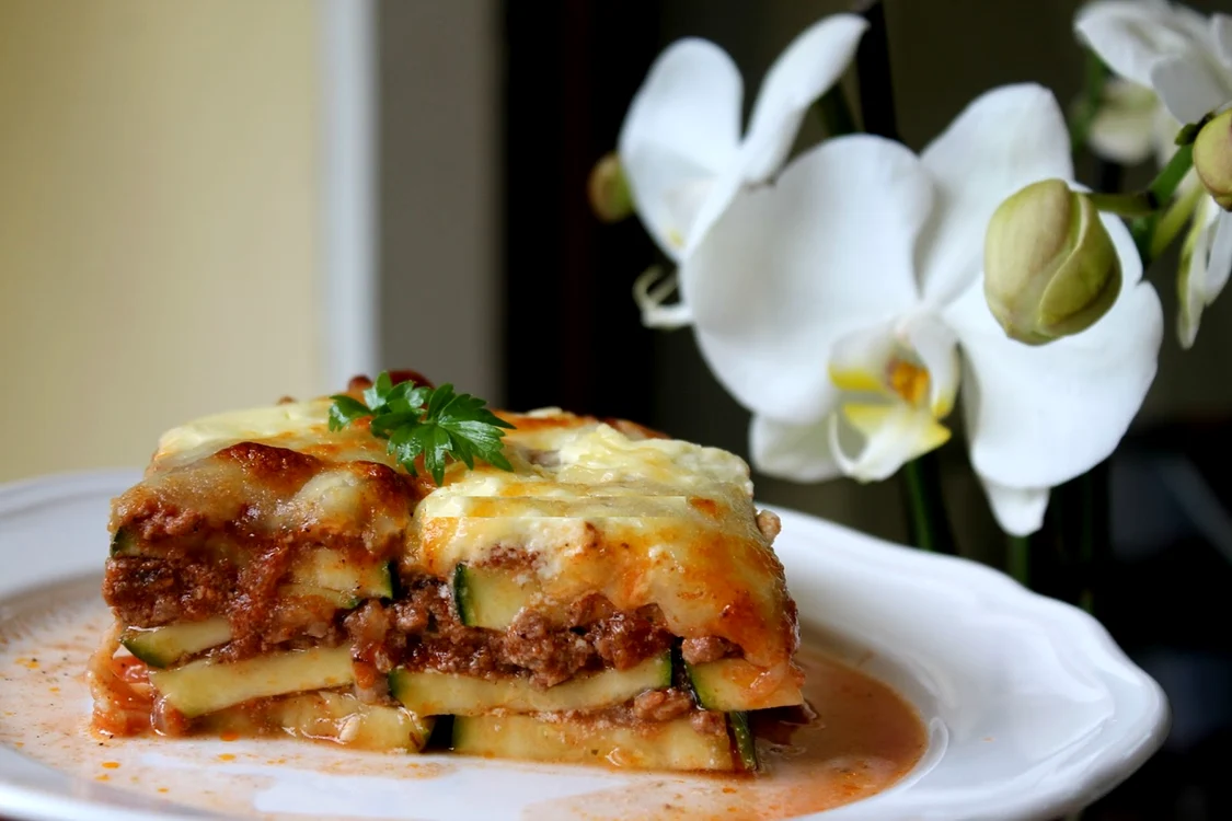 Lasagna cu dovlecei preparat low carb bogat în proteine bun pentru slăbit Foto Rețete Montignac 