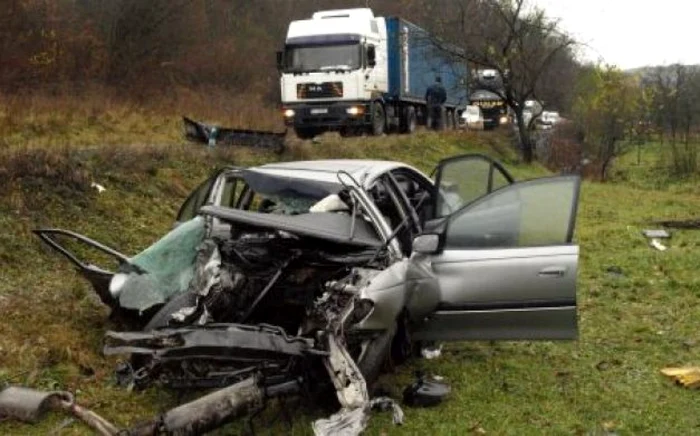 Accidentul a fost cauzat de netaenţia şoferului. D.G. ARHIVĂ.