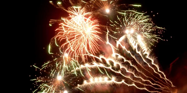 În noaptea dintre ani vor fi focuri de artificii în faţa Teatrului Naţional din Cluj-Napoca (foto adevărul)