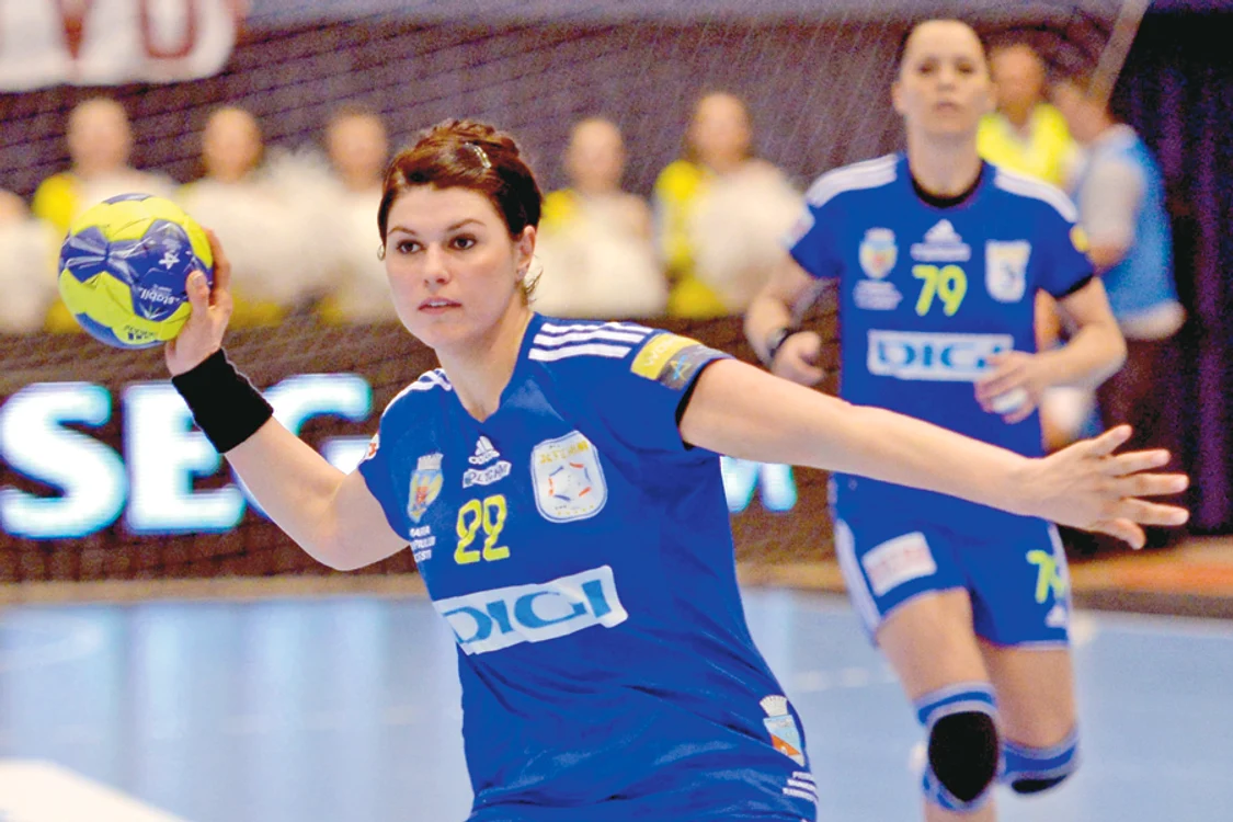 
    Oana Manea  a petrecut 13  sezoane la Oltchim  Râmnicu Vâlcea  