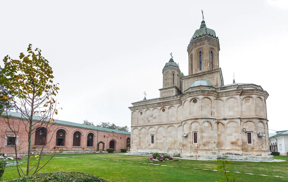Mănăstirea Dealu, mare necropolă domnească. FOTO manastiritargoviste.ro