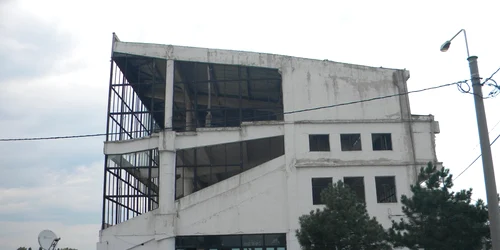 tribuna hipodrom ploiesti